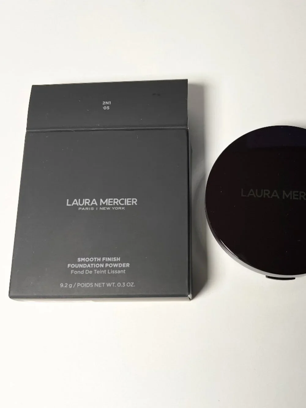 Laura Mercier Smooth Finish Foundation Powder Shade 2N1 05 Full Regular Size